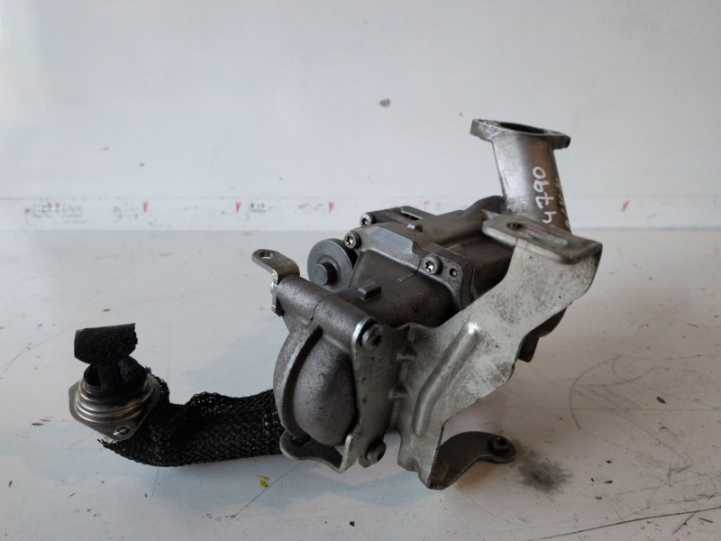Recambio de valvula egr para peugeot 207 8hr referencia OEM IAM 9671187780  