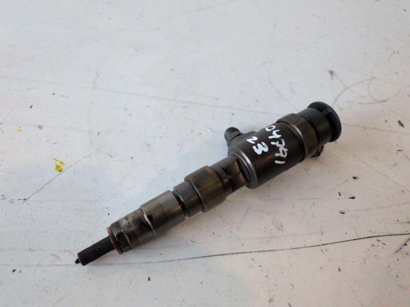Recambio de inyector para peugeot 207 8hr referencia OEM IAM 0445110566  