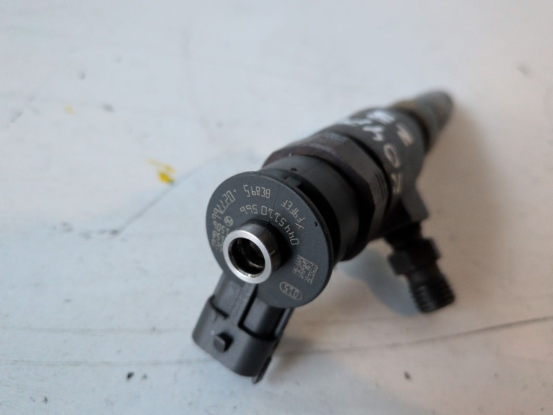 Recambio de inyector para peugeot 207 8hr referencia OEM IAM 0445110566  