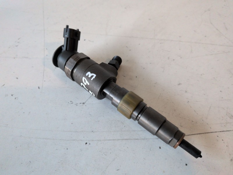 Recambio de inyector para peugeot 207 8hr referencia OEM IAM 0445110566  