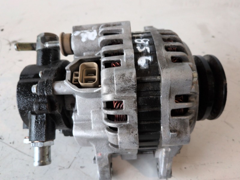 Recambio de alternador para mitsubishi galloper (hyundai)(02.1998) 4d56 referencia OEM IAM   