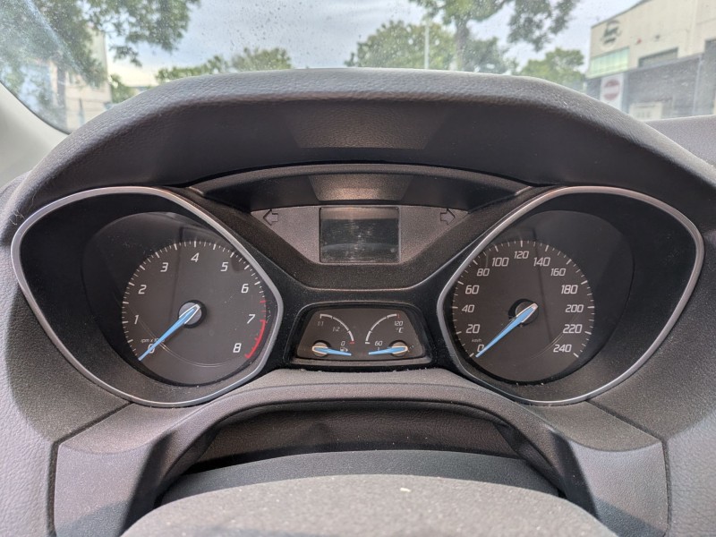 ford focus berlina (cb8) del año 2012