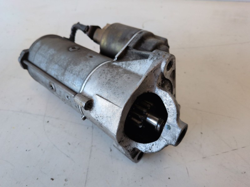 Recambio de motor arranque para opel vivaro f9q762 referencia OEM IAM D7R44  