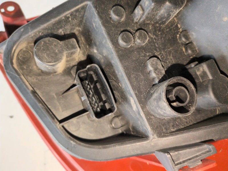 Recambio de piloto trasero izquierdo para renault clio iii k9k768 referencia OEM IAM   