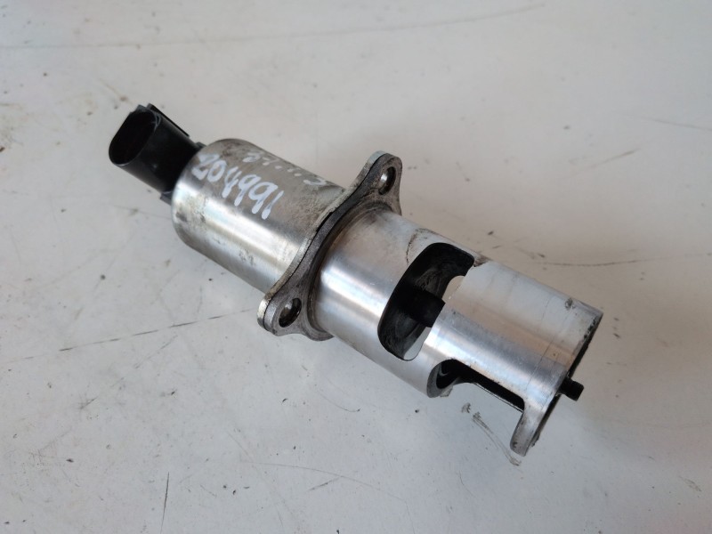 Recambio de valvula egr para opel vivaro f9q762 referencia OEM IAM 8200542997  