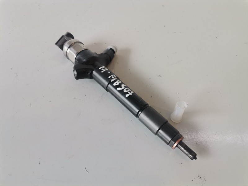 Recambio de inyector para mitsubishi l200 (ka0/kb0) 4d56 referencia OEM IAM 0950005600  