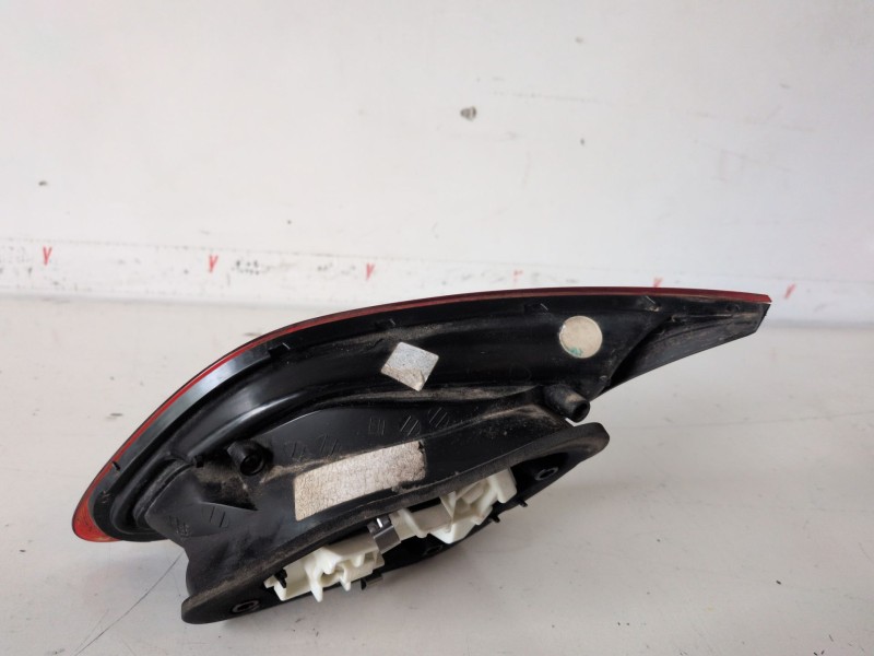 Recambio de piloto trasero izquierdo para opel astra j berlina 5p a17dtr referencia OEM IAM   
