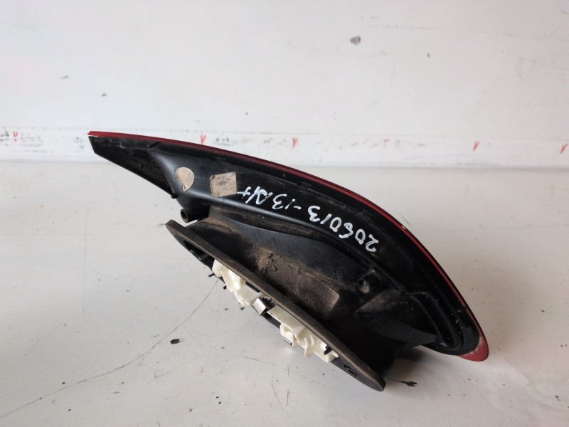 Recambio de piloto trasero derecho para opel astra j berlina 5p a17dtr referencia OEM IAM   