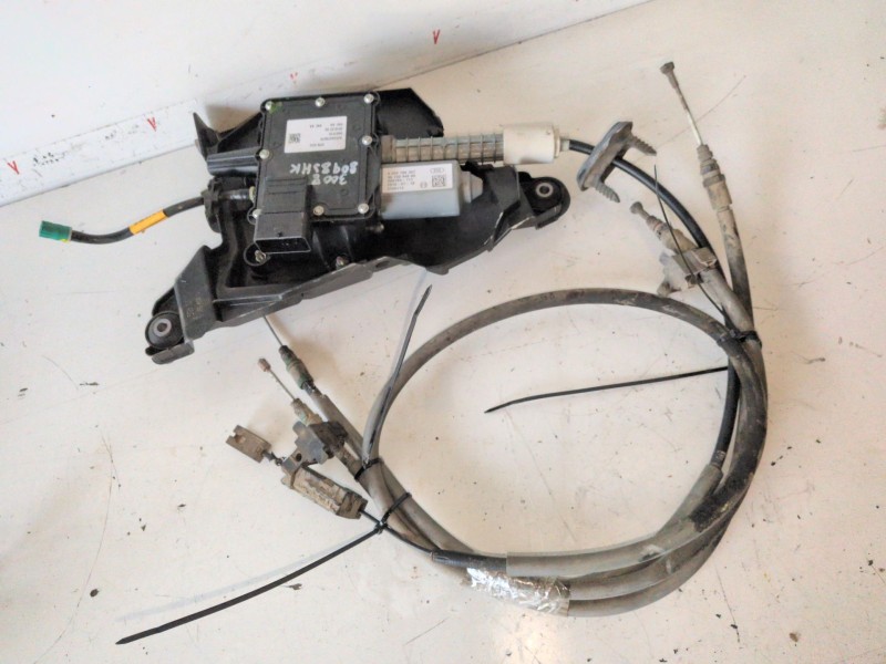 Recambio de freno de mano electrico para peugeot 3008 9hz referencia OEM IAM A2C53379975  