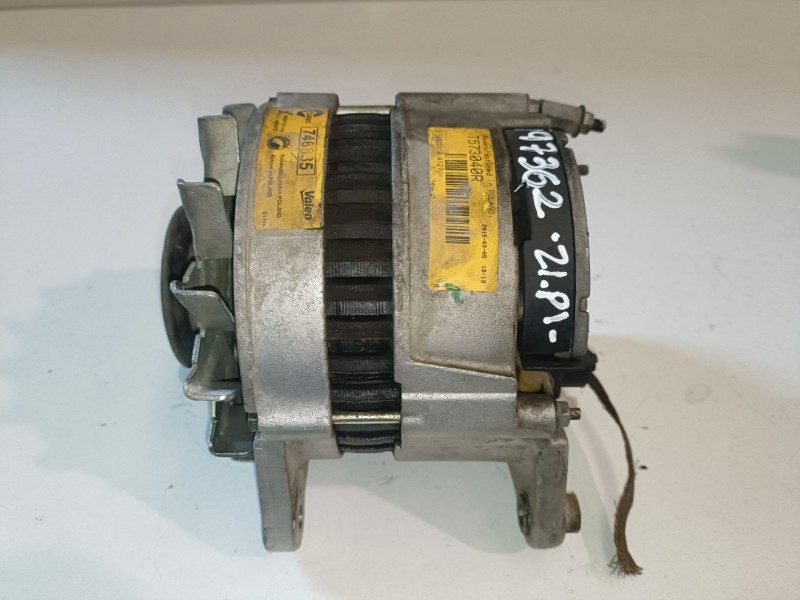 Recambio de alternador para ford fiesta berl./courier j6b referencia OEM IAM T573040R  