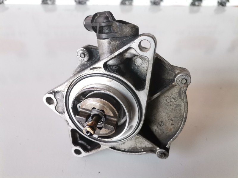 Recambio de depresor freno / bomba vacio para audi a4 avant (8e) bfc referencia OEM IAM 72260806C  