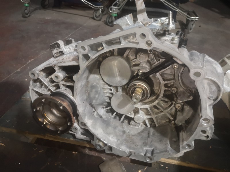 Recambio de caja cambios para seat leon (1p1) bxe referencia OEM IAM JCR  