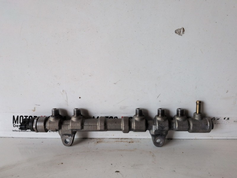 Recambio de rampa inyectora para peugeot bipper tepee fhz referencia OEM IAM 0445214239  