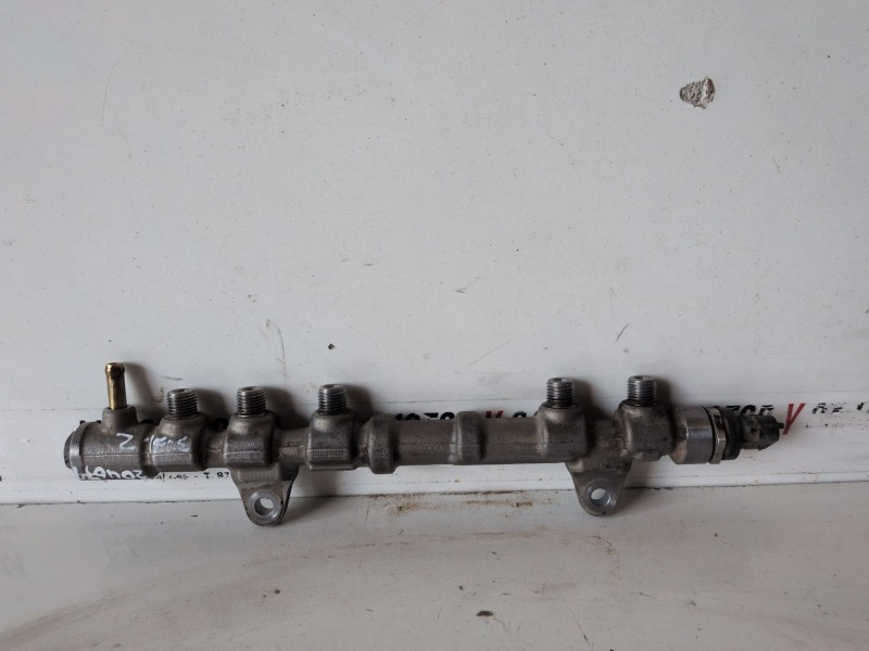 Recambio de rampa inyectora para peugeot bipper tepee fhz referencia OEM IAM 0445214239  