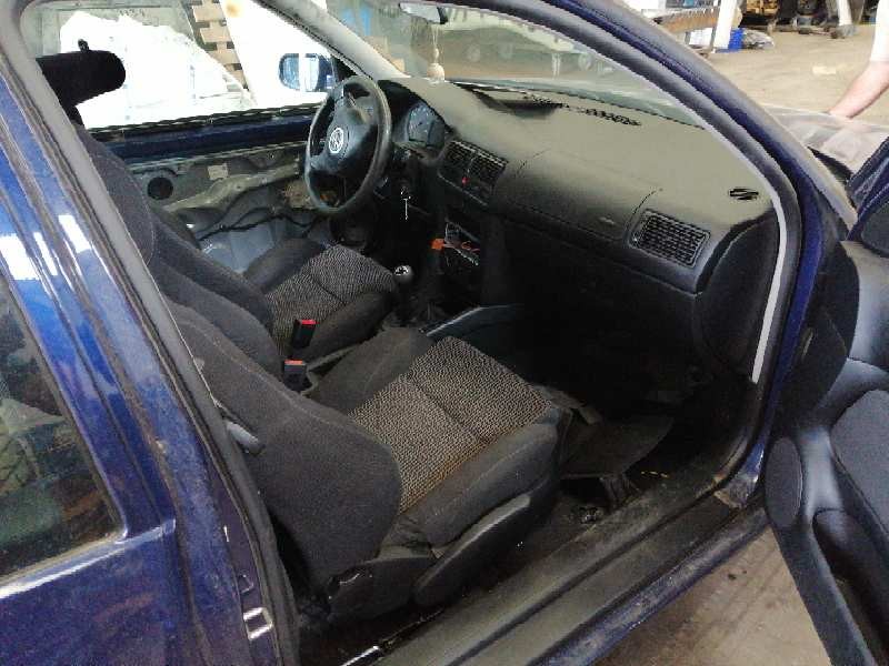 volkswagen golf iv berlina (1j1)(10.1997) del año 1999