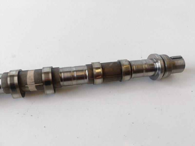 Recambio de arbol de levas para kia carnival j3 referencia OEM IAM   