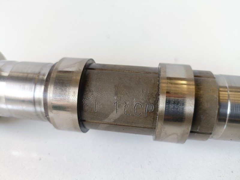 Recambio de arbol de levas para kia carnival j3 referencia OEM IAM   