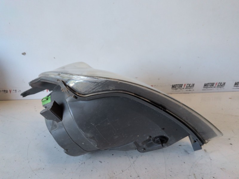 Recambio de faro derecho para ford fiesta (cbk) hhjb referencia OEM IAM   