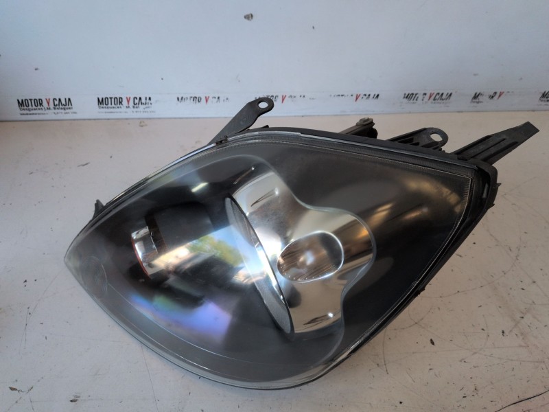 Recambio de faro izquierdo para ford fiesta (cbk) hhjb referencia OEM IAM 0301224303  