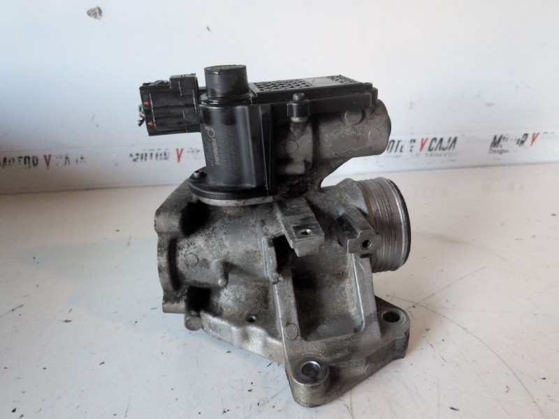 Recambio de valvula egr para volvo v70 familiar d5244t referencia OEM IAM 30774812  
