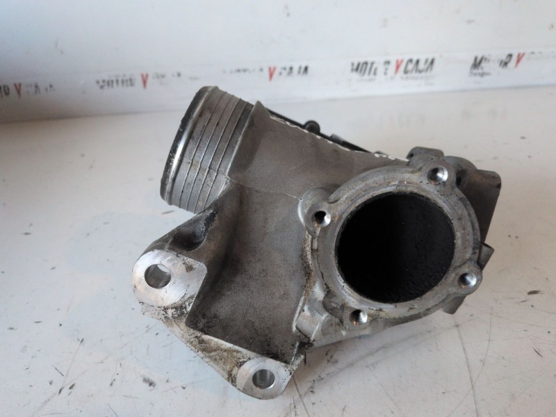 Recambio de valvula egr para volvo v70 familiar d5244t referencia OEM IAM 30774812  