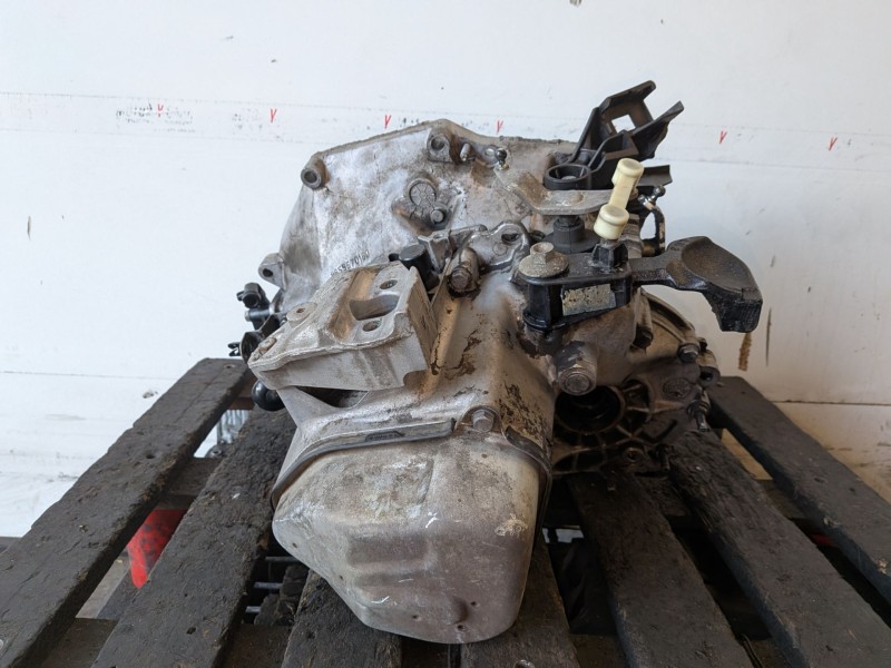 Recambio de caja cambios para peugeot 207 8hr referencia OEM IAM 20CQ95  