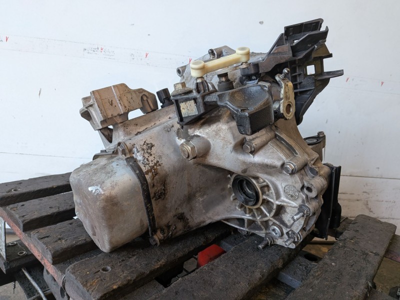 Recambio de caja cambios para peugeot 207 8hr referencia OEM IAM 20CQ95  