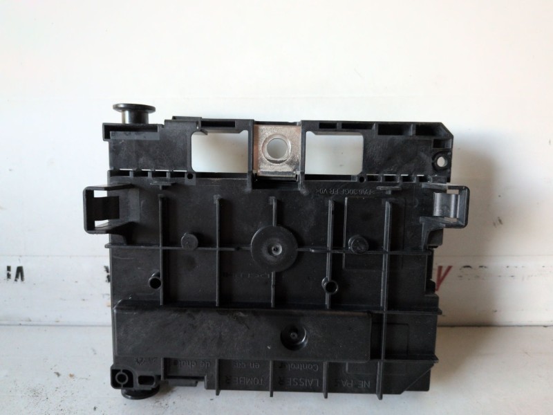 Recambio de caja reles / fusibles para peugeot 207 9hx referencia OEM IAM 9664055580  