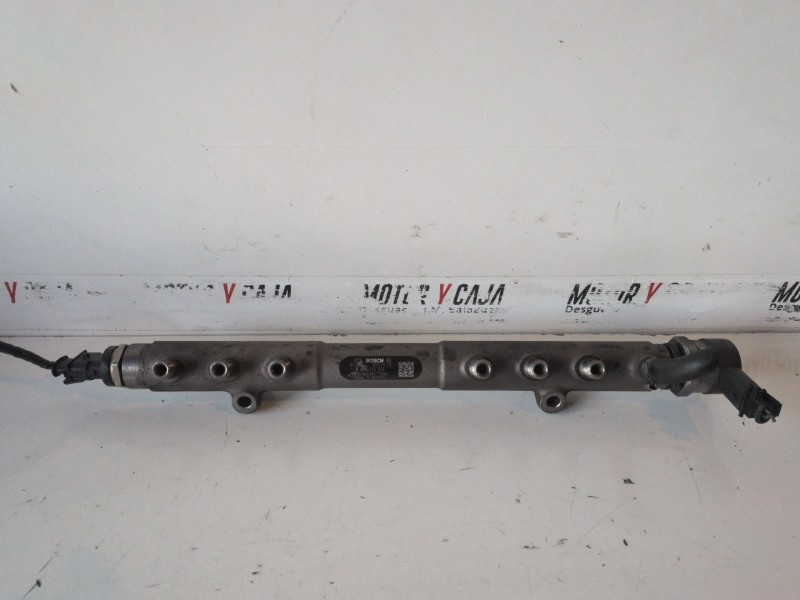 Recambio de rampa inyectora para volvo v70 familiar d5244t referencia OEM IAM 0445215023  