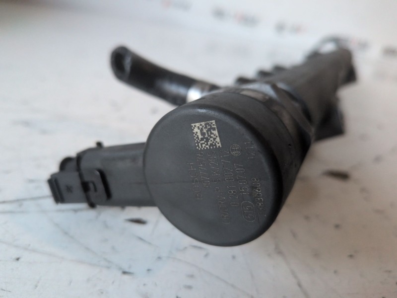 Recambio de rampa inyectora para volvo v70 familiar d5244t referencia OEM IAM 0445215023  