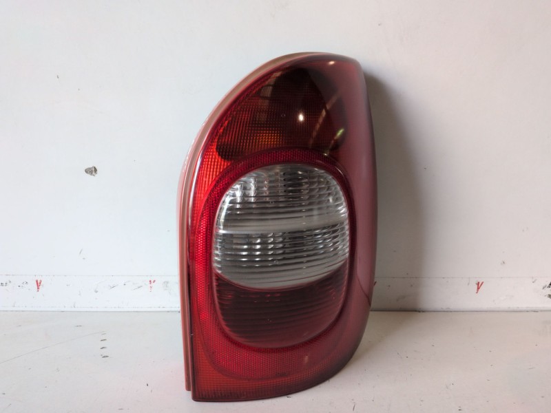 Recambio de piloto trasero derecho para citroen xsara picasso rhy referencia OEM IAM 9631563980  