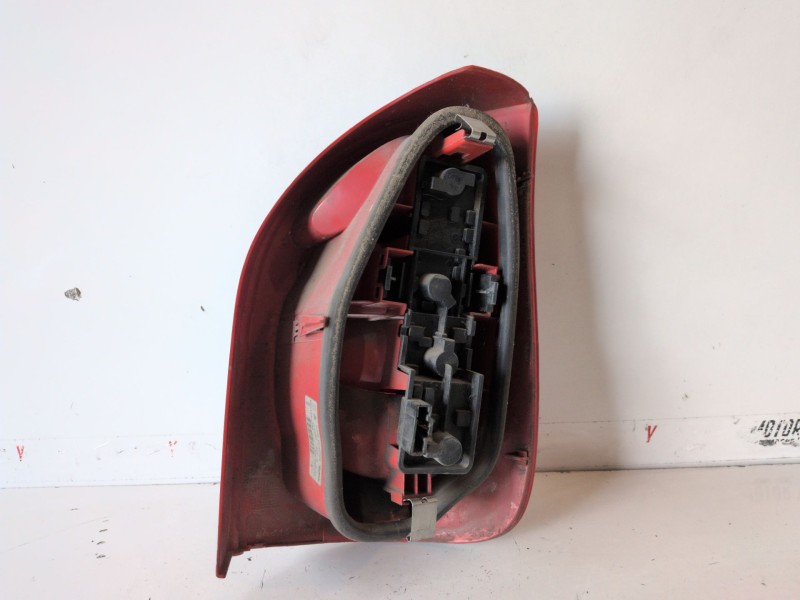 Recambio de piloto trasero izquierdo para citroen xsara picasso rhy referencia OEM IAM 9631564080  