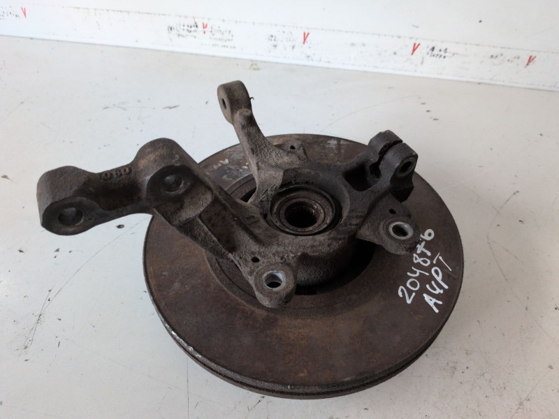 Recambio de mangueta delantera derecha para renault clio iii k9k766 referencia OEM IAM   