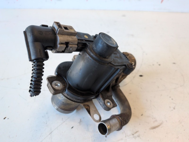 Recambio de valvula egr para dacia dokker express k9k612 referencia OEM IAM H8200836385  