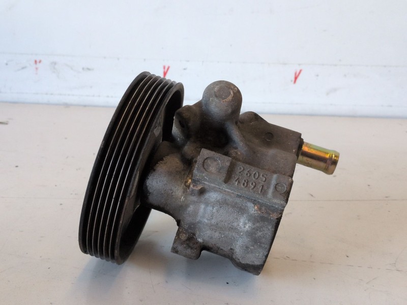 Recambio de bomba direccion para opel vivaro f9q762 referencia OEM IAM 26081335RR  