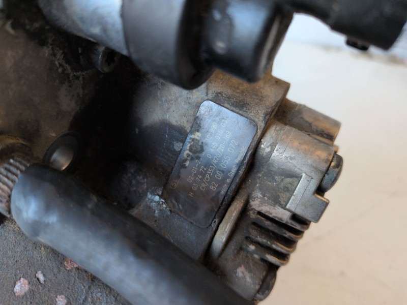 Recambio de bomba inyeccion para opel vivaro f9q762 referencia OEM IAM 0445010031  