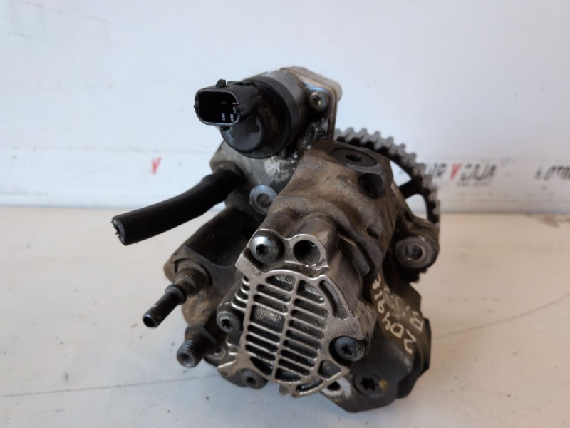 Recambio de bomba inyeccion para opel vivaro f9q762 referencia OEM IAM 0445010031  
