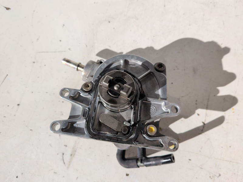 Recambio de depresor freno / bomba vacio para opel zafira a y20dth referencia OEM IAM 0252738  
