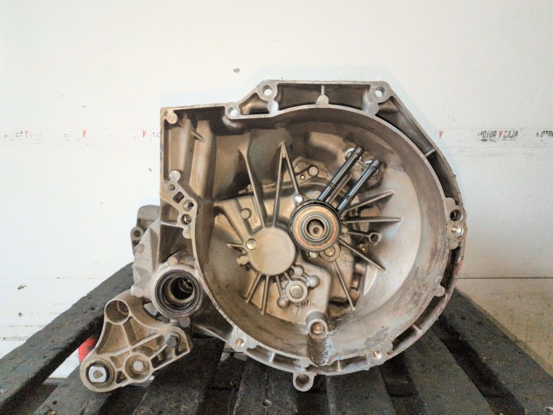 Recambio de caja cambios para ford focus berlina (cb8) m2da referencia OEM IAM CV6R7002BBB  