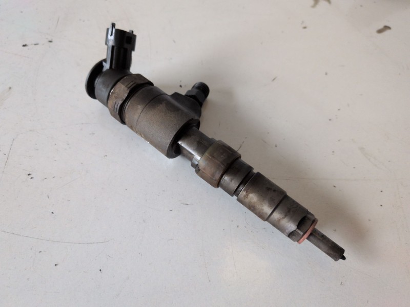 Recambio de inyector para peugeot expert furgón 9h07 / 9hm referencia OEM IAM 0445110739  