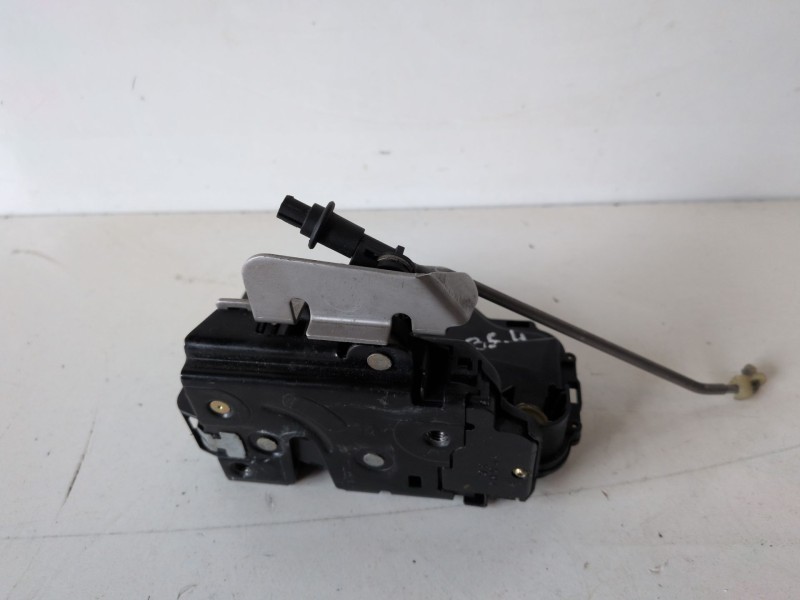 Recambio de cerradura puerta delantera izquierda para audi a4 berlina (8e) asn referencia OEM IAM 4B1837015B  