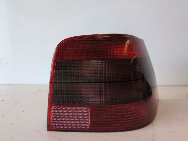 Recambio de piloto trasero derecho para volkswagen golf iv berlina (1j1)(10.1997) bcb referencia OEM IAM   