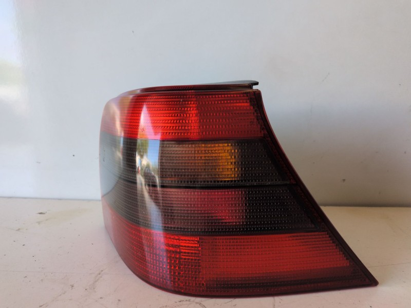 Recambio de piloto trasero derecho para volkswagen golf iv berlina (1j1)(10.1997) bcb referencia OEM IAM   