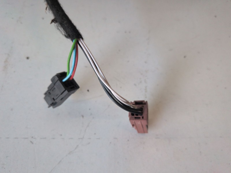 Recambio de retrovisor izquierdo para peugeot 208 (p2) yh01 referencia OEM IAM   
