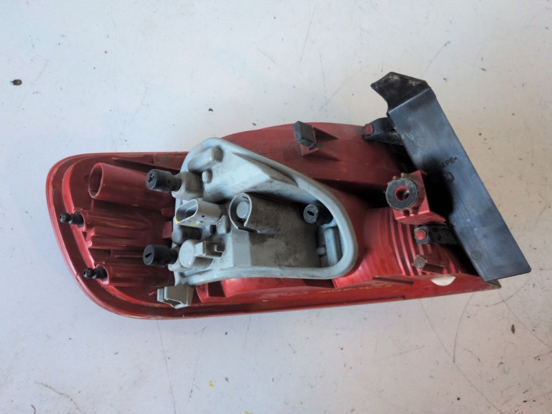 Recambio de piloto trasero derecho para audi a4 avant (8k5) caga referencia OEM IAM   
