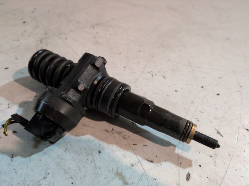 Recambio de inyector para seat leon (1p1) bxe referencia OEM IAM 038130073AG  