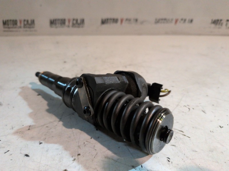 Recambio de inyector para seat leon (1p1) bxe referencia OEM IAM 038130073AG  