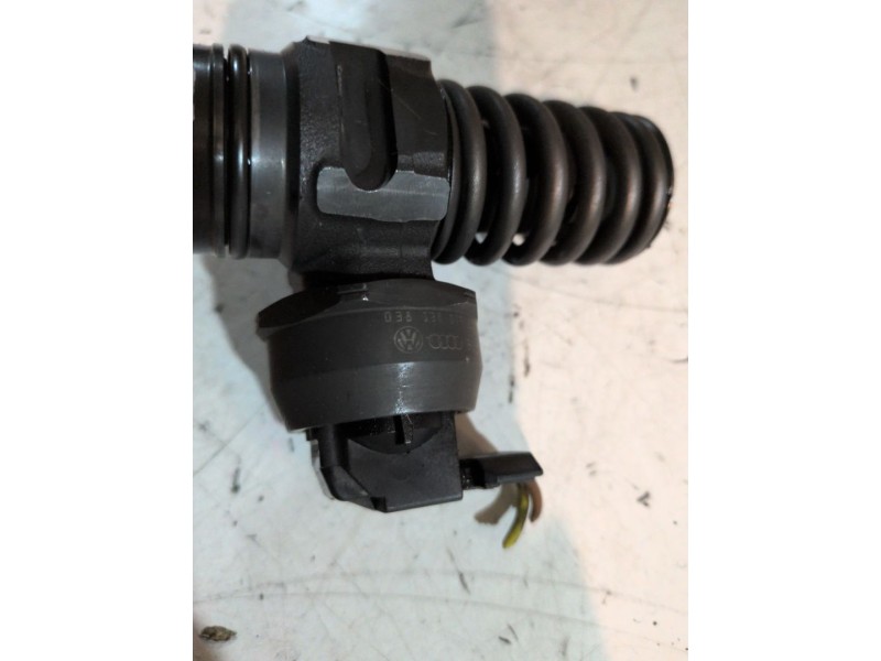 Recambio de inyector para seat leon (1p1) bxe referencia OEM IAM 038130073AG  