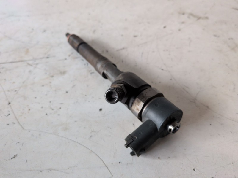 Recambio de inyector para peugeot bipper tepee fhz referencia OEM IAM 0986435204  