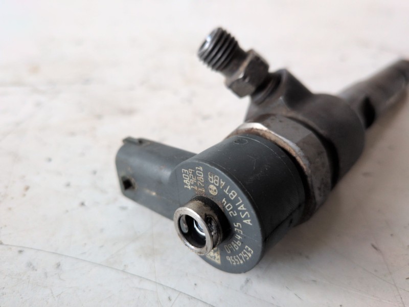 Recambio de inyector para peugeot bipper tepee fhz referencia OEM IAM 0986435204  